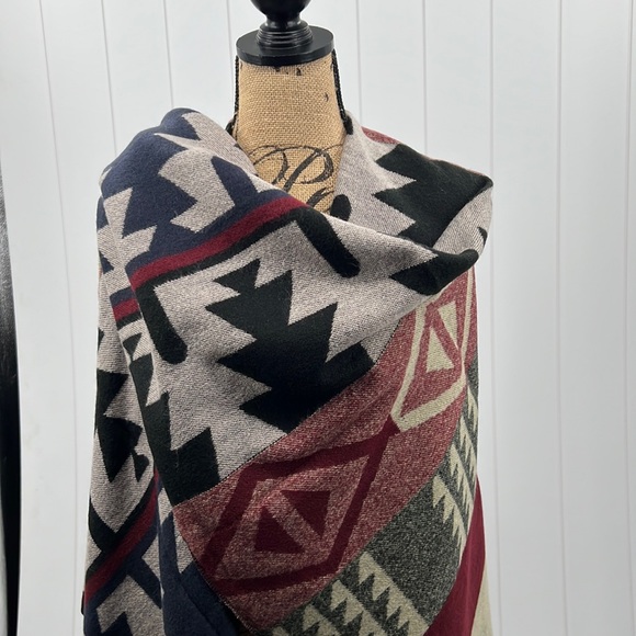 🆕Aztec Shawl Ruana Wrap Multi Color Navy Burgundy Multiple Ways To Wear OS - Picture 4 of 8